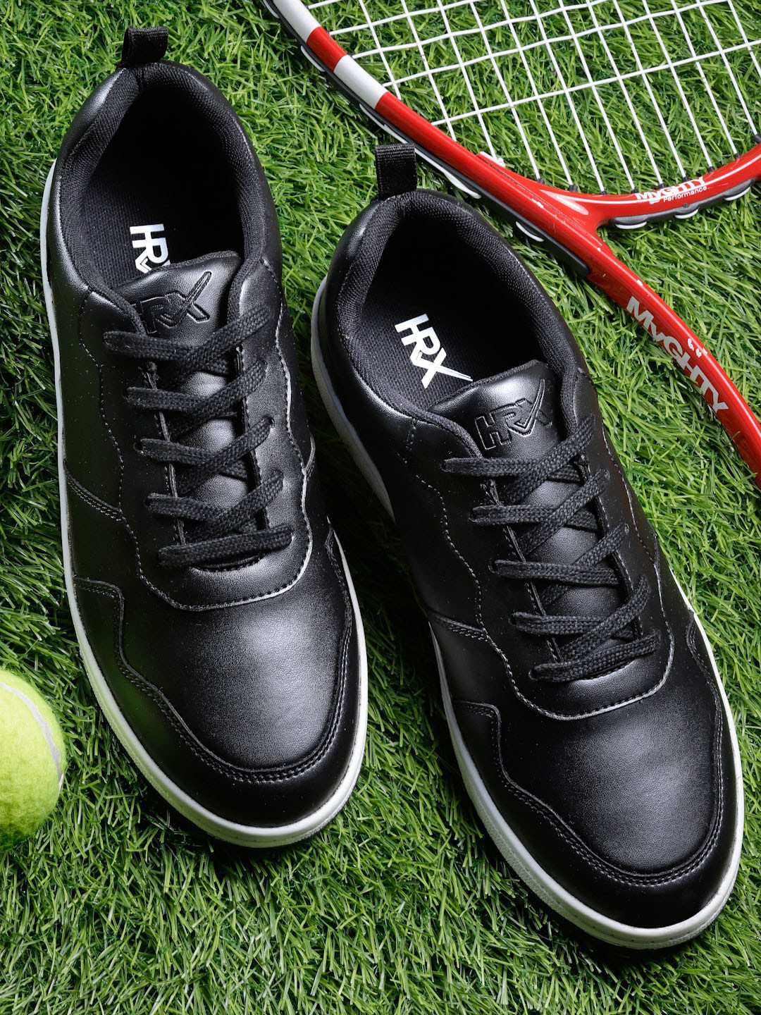 HRX by Hrithik Roshan Men Black & White Comfort Insole Sneakers
HRX by Hrithik Roshan Men Black & White Comfort Insole Sneakers