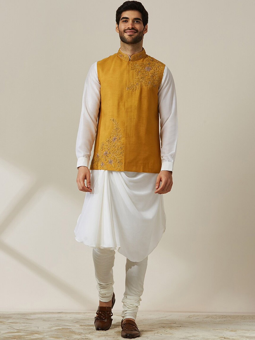 Twamev Mandarin Collar A-line Satin Kurta with Pyjamas And Embroidered Nehru Jacket, Cream
Twamev Mandarin Collar A-line Satin Kurta with Pyjamas And Embroidered Nehru Jacket, Cream