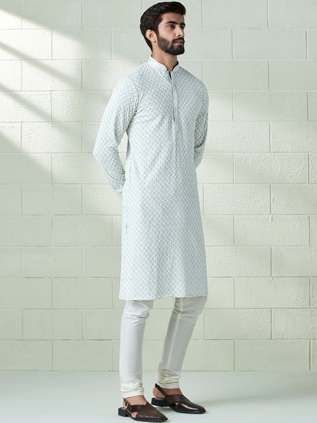 Twamev Ethnic Motifs Embroidered Mandarin Collar Regular Thread Work Kurta with Churidar, Blue
Twamev Ethnic Motifs Embroidered Mandarin Collar Regular Thread Work Kurta with Churidar, Blue