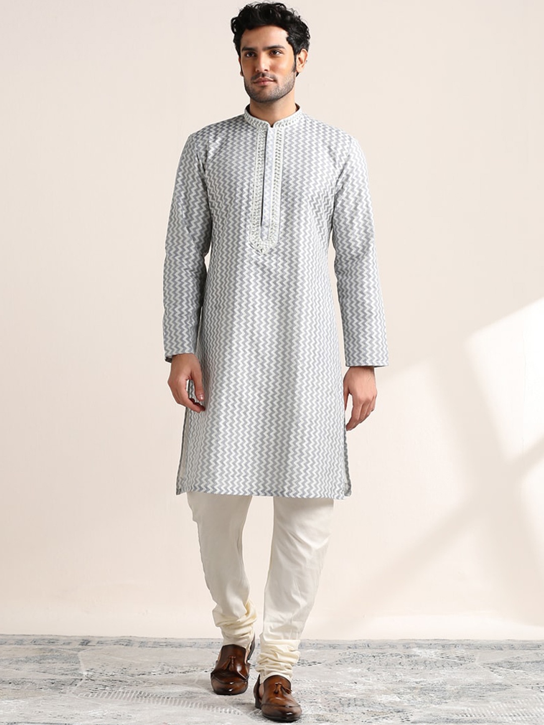 Twamev Geometric Printed Mandarin Collar Thread Work Straight Kurta With Churidar, Grey
Twamev Geometric Printed Mandarin Collar Thread Work Straight Kurta With Churidar, Grey