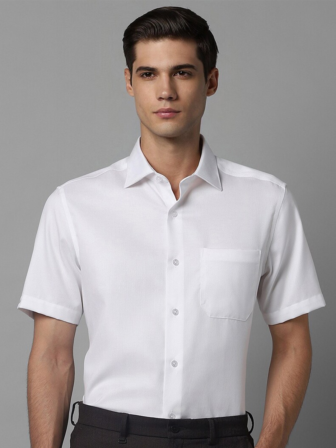 Louis Philippe Permapress Spread Collar Short Sleeves Pure Cotton Wrinkle Free Formal Shirt, White
Louis Philippe Permapress Spread Collar Short Sleeves Pure Cotton Wrinkle Free Formal Shirt, White