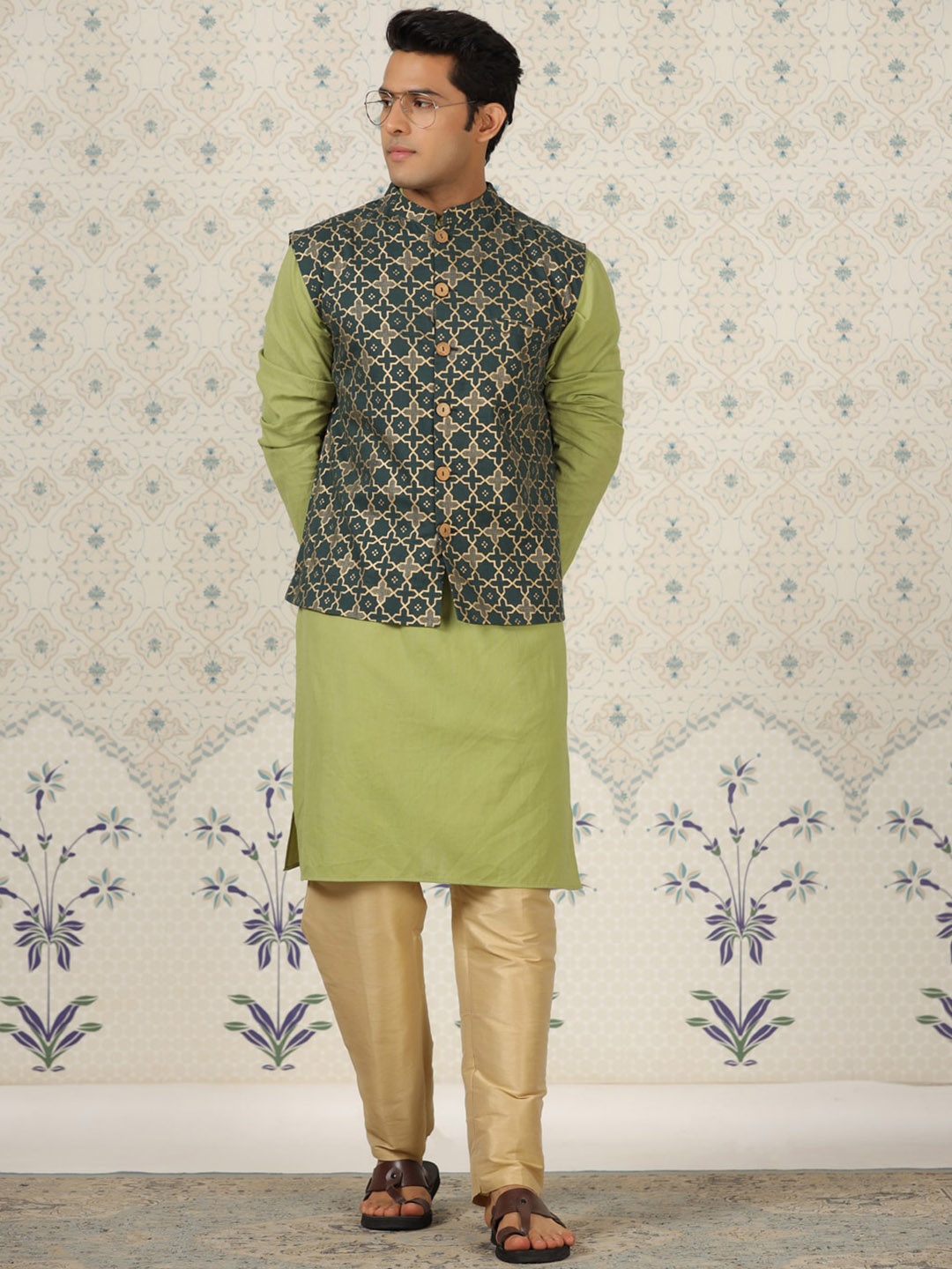 Ode by House of Pataudi Mandarin Collar Cotton Kurta With Printed Nehru Jacket, Green
Ode by House of Pataudi Mandarin Collar Cotton Kurta With Printed Nehru Jacket, Green