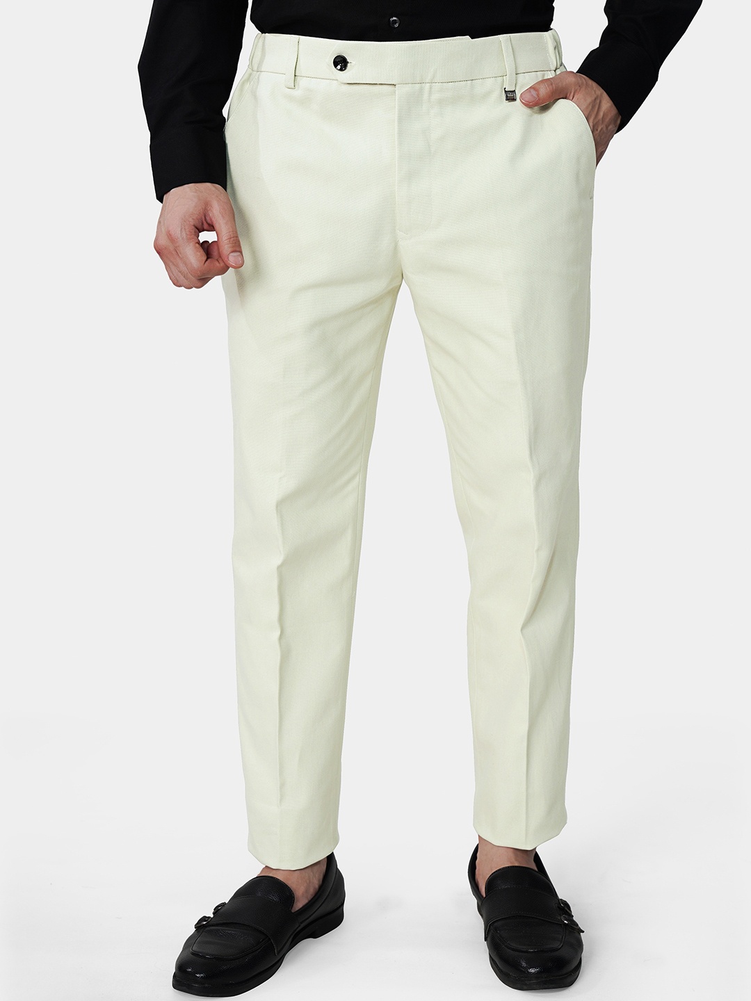 FRENCH CROWN Men Relaxed Wrinkle Free Mid Rise Cotton Chambray Formal Trouser, Beige
FRENCH CROWN Men Relaxed Wrinkle Free Mid Rise Cotton Chambray Formal Trouser, Beige
