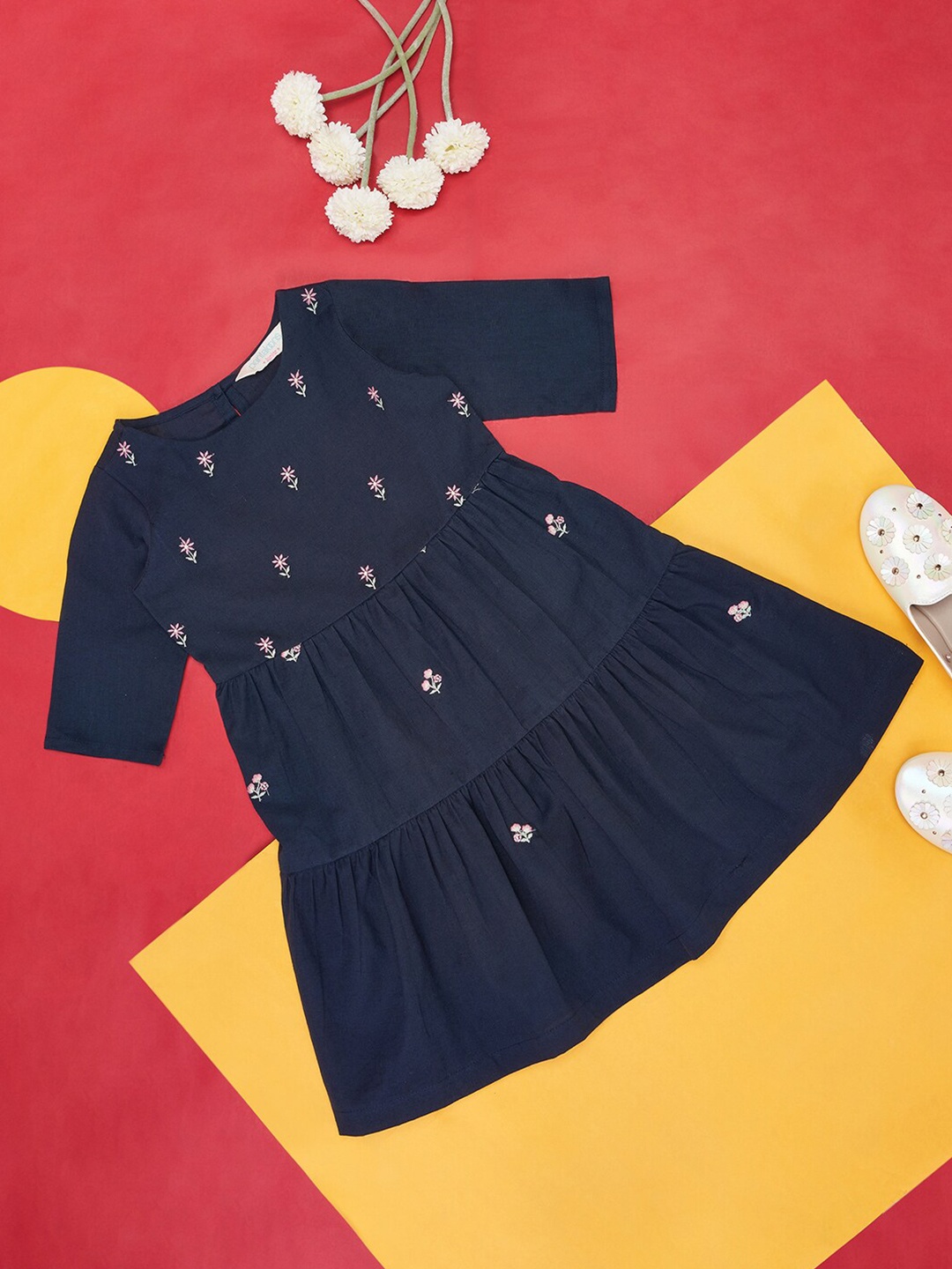 AKKRITI BY PANTALOONS Girls Floral Embroidered Tiered Cotton Fit & Flare Dress, Blue
AKKRITI BY PANTALOONS Girls Floral Embroidered Tiered Cotton Fit & Flare Dress, Blue