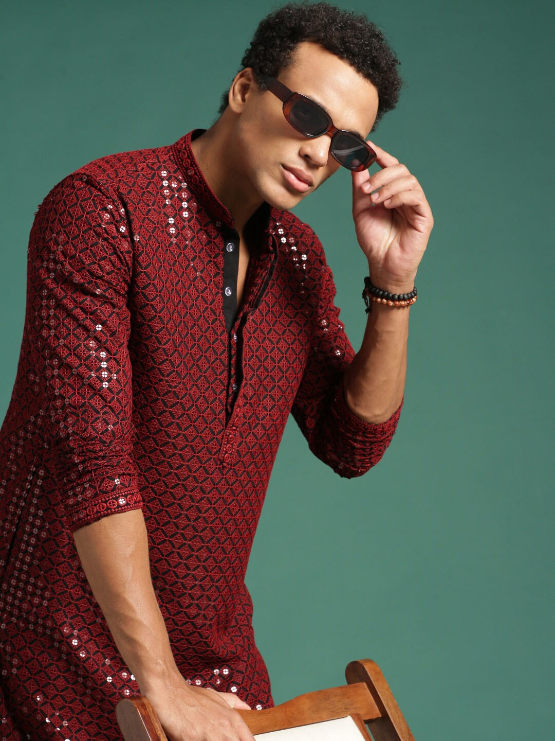 Sangria Maroon Geometric Embroidered Cotton Mandarin Collar Chikankari Sequinned Kurta
Sangria Maroon Geometric Embroidered Cotton Mandarin Collar Chikankari Sequinned Kurta