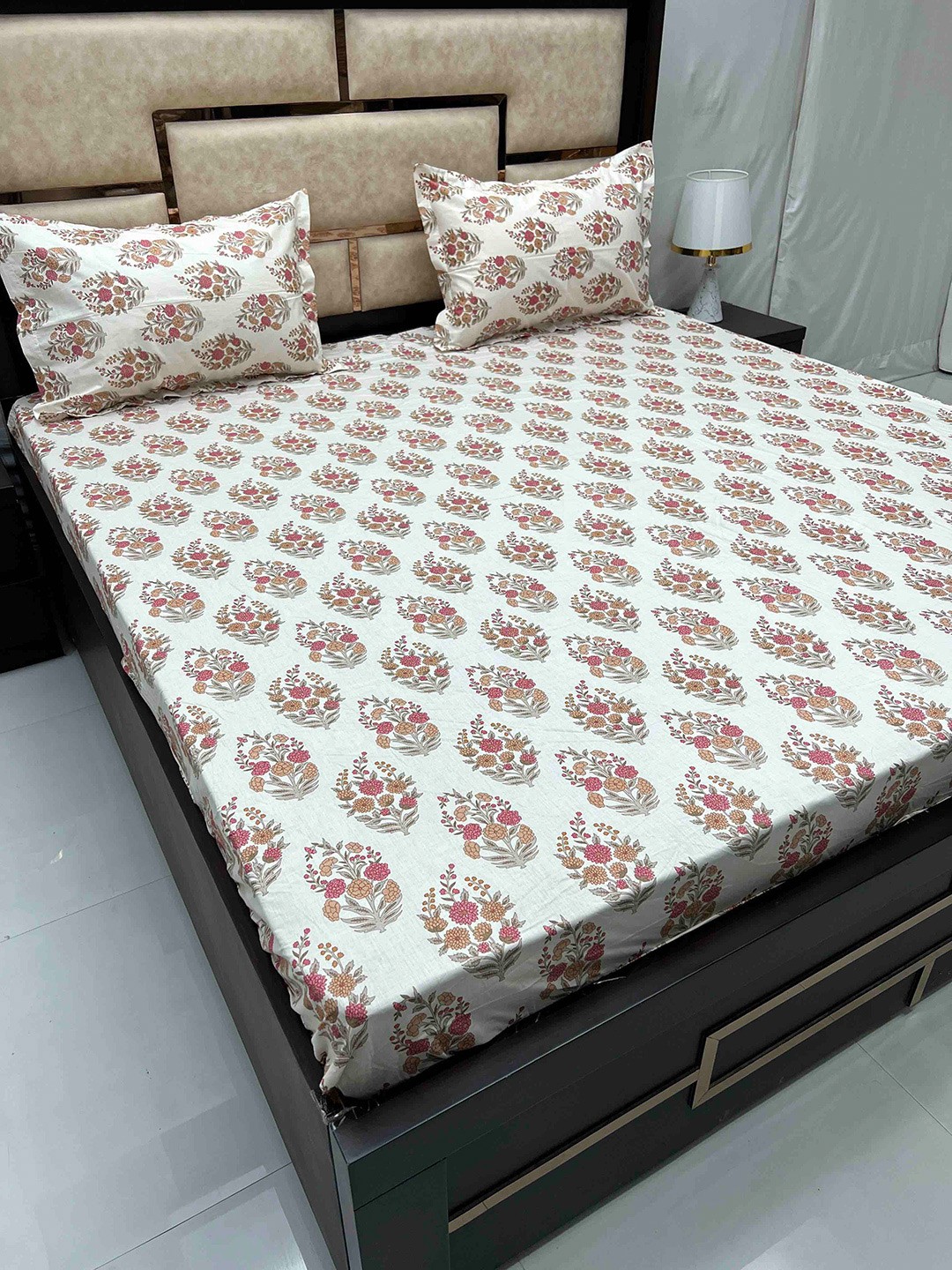 Pure Decor White Floral Pure Cotton 300 TC King Fitted Bedsheet with 2 Pillow Covers
Pure Decor White Floral Pure Cotton 300 TC King Fitted Bedsheet with 2 Pillow Covers