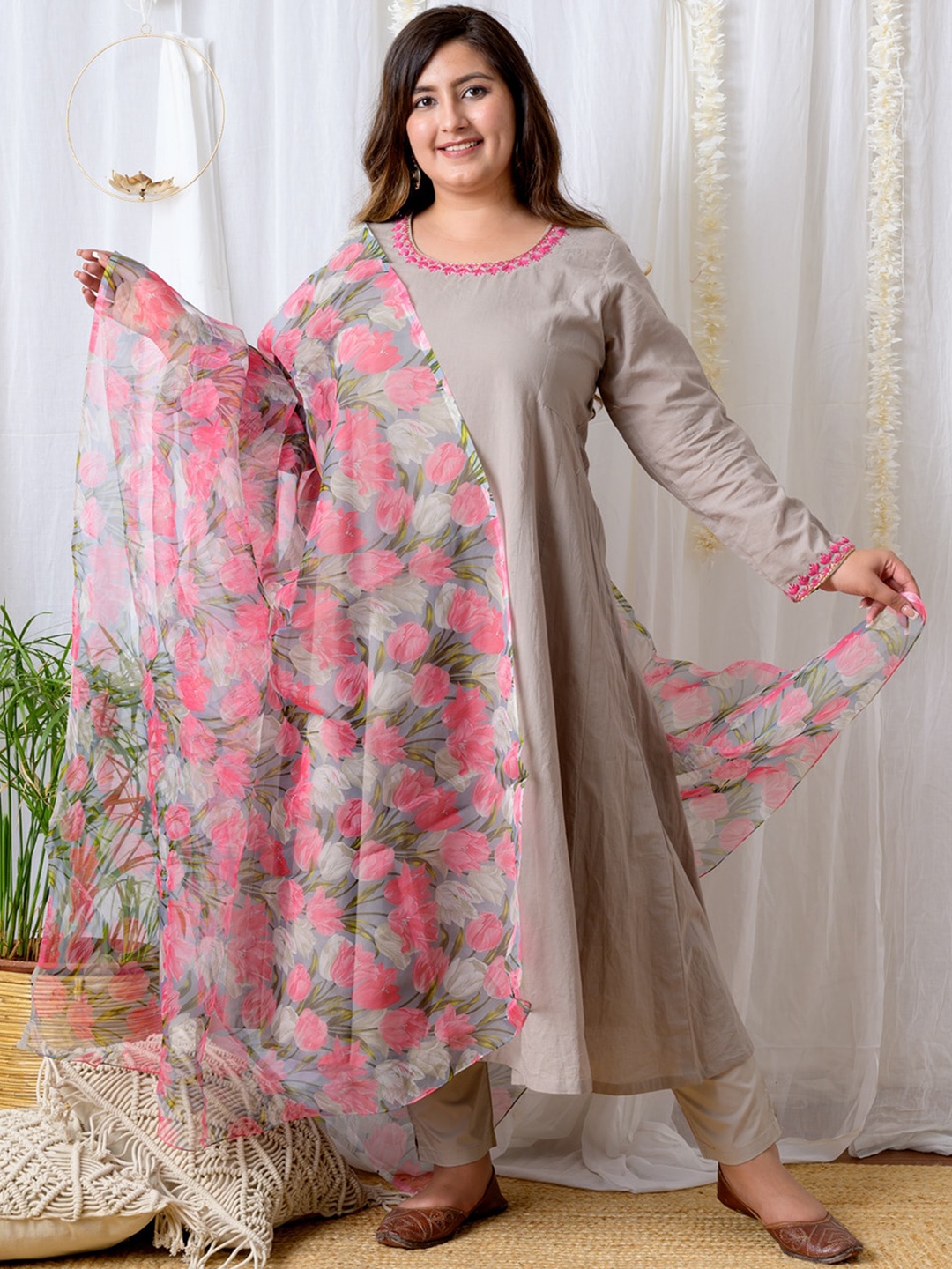 Jaipuriya Fab Private Limited Plus Size Pure Cotton Kurta with Pyjamas & Dupatta, Grey
Jaipuriya Fab Private Limited Plus Size Pure Cotton Kurta with Pyjamas & Dupatta, Grey