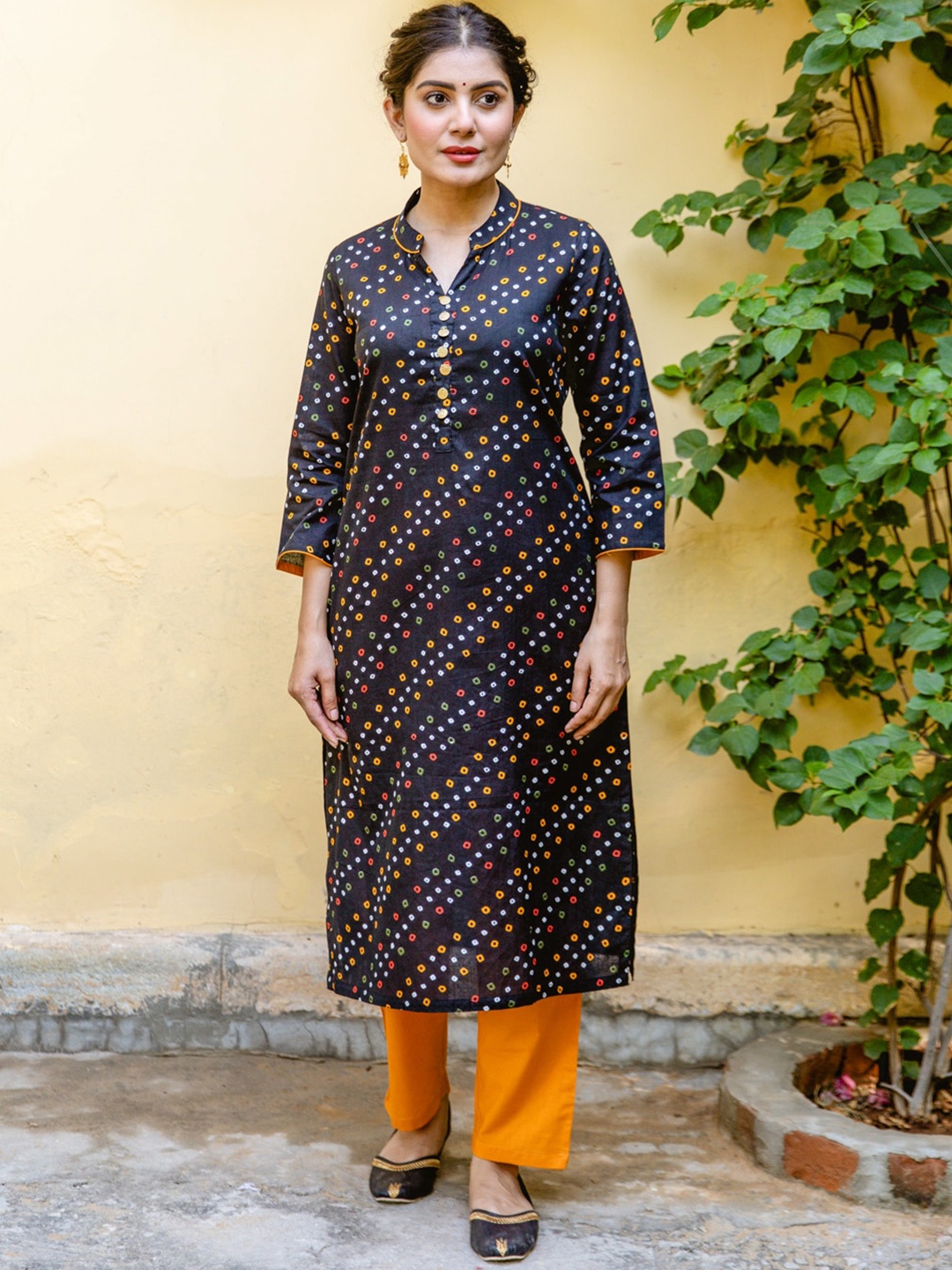 Jaipuriya Fab Private Limited Bandhani Printed Pure Cotton Kurta with Pyjamas, Black
Jaipuriya Fab Private Limited Bandhani Printed Pure Cotton Kurta with Pyjamas, Black