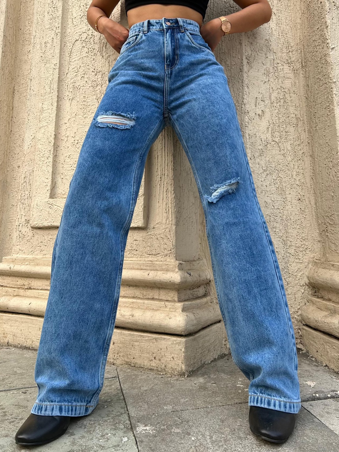 Off Duty India Women Comfort Straight Fit Cotton High-Rise Ripped Heavy Fade Jeans, Blue
Off Duty India Women Comfort Straight Fit Cotton High-Rise Ripped Heavy Fade Jeans, Blue