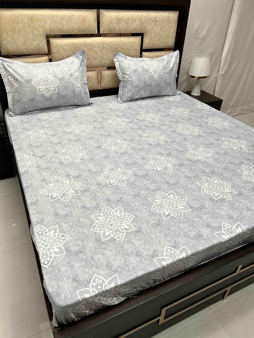 Pure Decor sapphire Grey Floral Fitted Cotton 240 TC King Bedsheet with 2 Pillow Covers
Pure Decor sapphire Grey Floral Fitted Cotton 240 TC King Bedsheet with 2 Pillow Covers