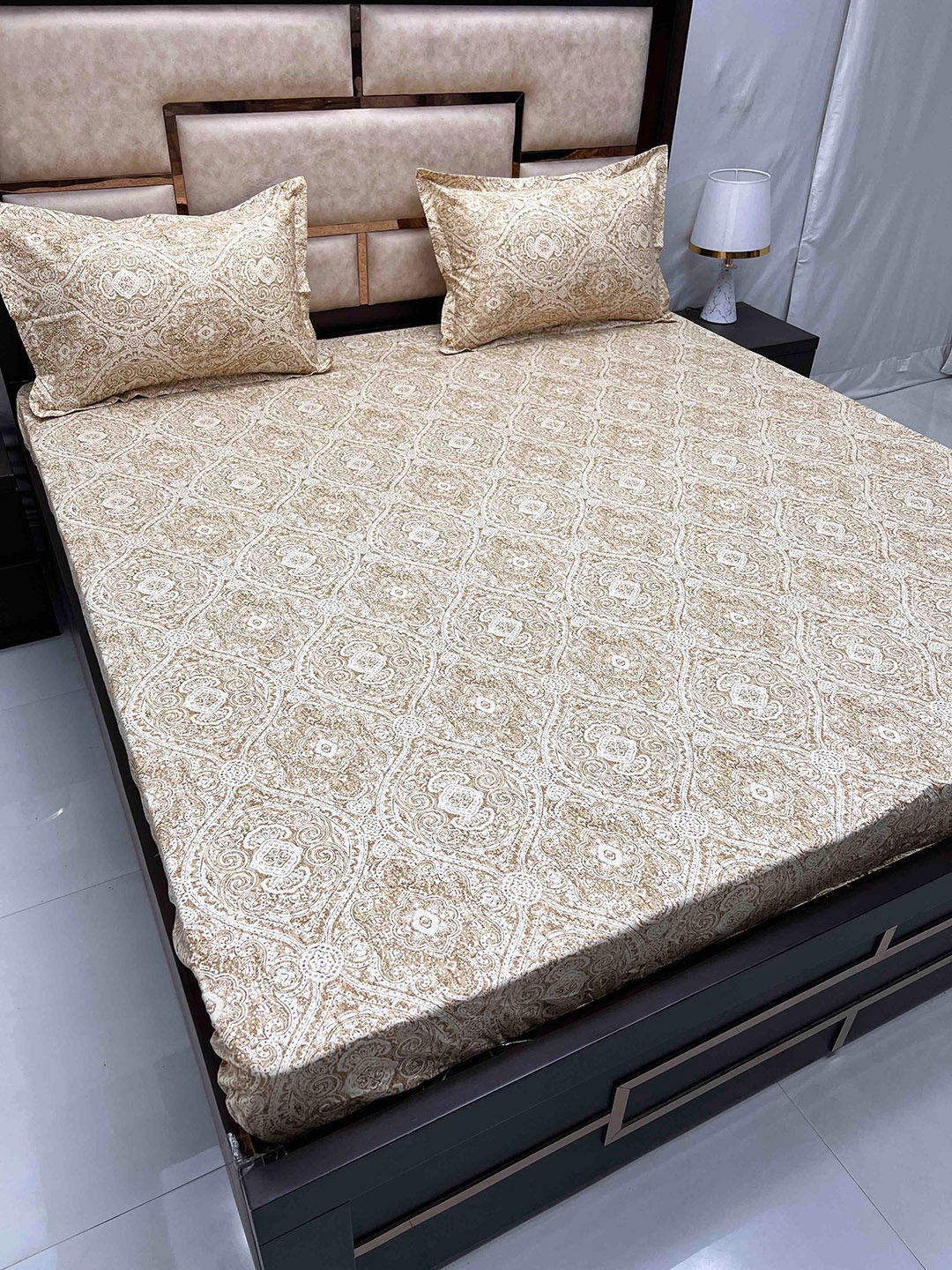 Pure Decor Sapphire Brown Printed Fitted Cotton 240 TC King Bedsheet & 2 Pillow Covers
Pure Decor Sapphire Brown Printed Fitted Cotton 240 TC King Bedsheet & 2 Pillow Covers