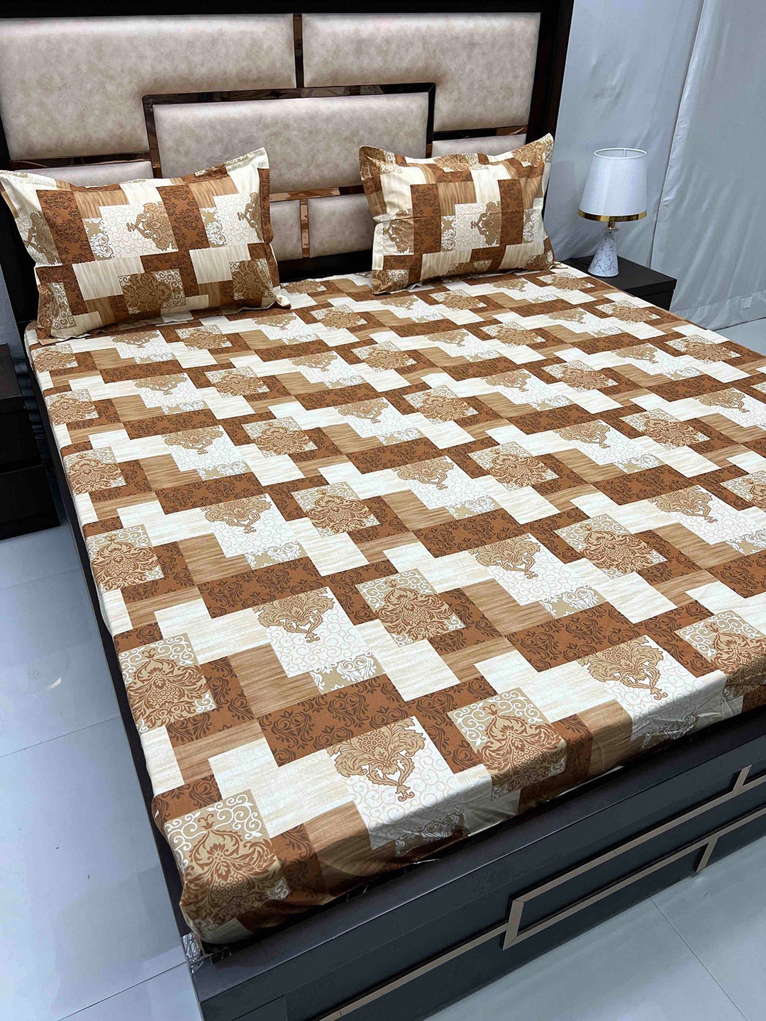 Pure Decor Sapphire Brown Printed Cotton 240 TC Fitted King Bedsheet with 2 Pillow Covers
Pure Decor Sapphire Brown Printed Cotton 240 TC Fitted King Bedsheet with 2 Pillow Covers