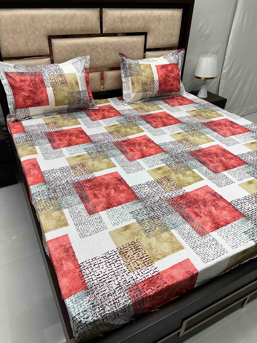 Pure Decor Sapphire Red Geometric Cotton 240 TC Fitted King Bedsheet with 2 Pillow Covers
Pure Decor Sapphire Red Geometric Cotton 240 TC Fitted King Bedsheet with 2 Pillow Covers