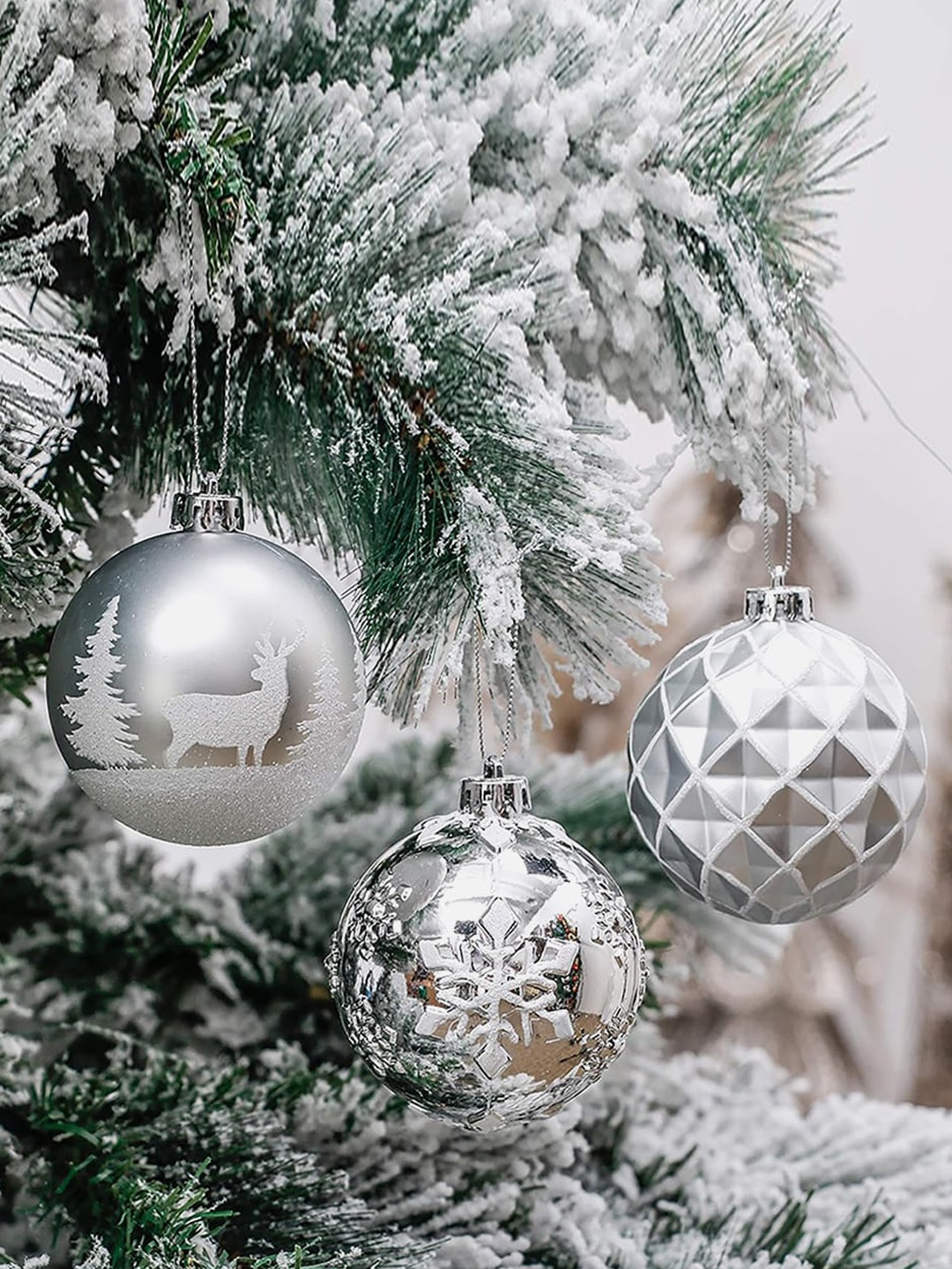 Little Surprise Box LLP Silver-toned & White 16 Pieces Christmas Ball Tree Ornaments
Little Surprise Box LLP Silver-toned & White 16 Pieces Christmas Ball Tree Ornaments
