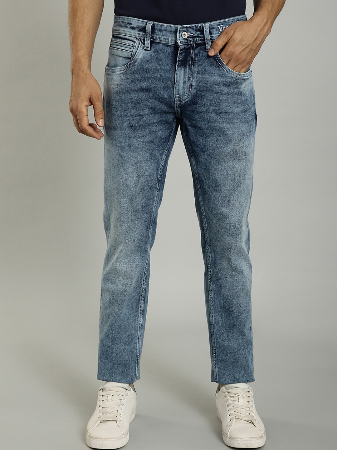 Indian Terrain Men Kruger Skinny Fit Mid-Rise Clean Look Heavy Fade Stretchable Jeans, Blue
Indian Terrain Men Kruger Skinny Fit Mid-Rise Clean Look Heavy Fade Stretchable Jeans, Blue