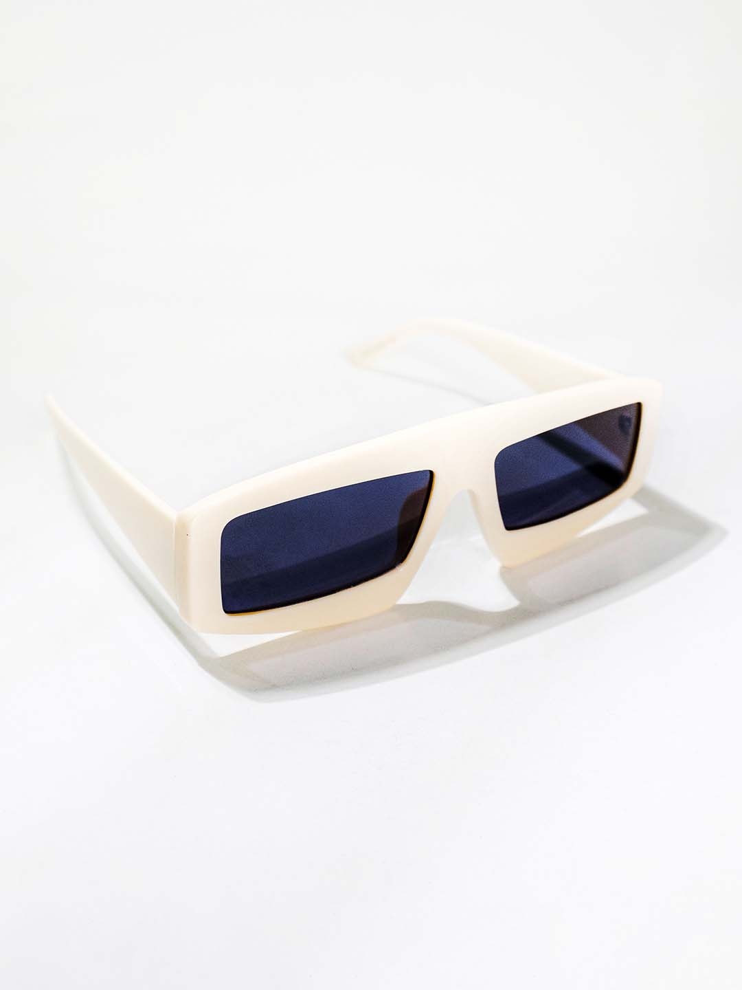 CHOKORE Women Rectangle Sunglasses With UV Protected Lens Sunglasses CHKSW_1802, Blue
CHOKORE Women Rectangle Sunglasses With UV Protected Lens Sunglasses CHKSW_1802, Blue
