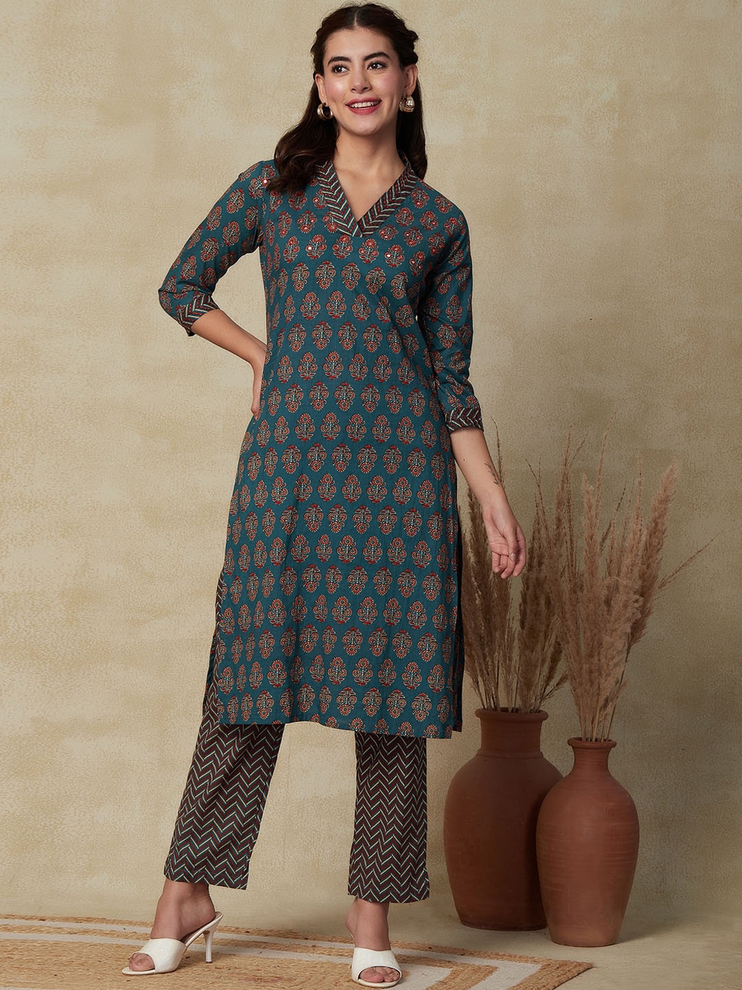 FASHOR Teal Blue Ethnic Motifs Printed Mirror Work Pure Cotton Straight Kurta With Trouser
FASHOR Teal Blue Ethnic Motifs Printed Mirror Work Pure Cotton Straight Kurta With Trouser