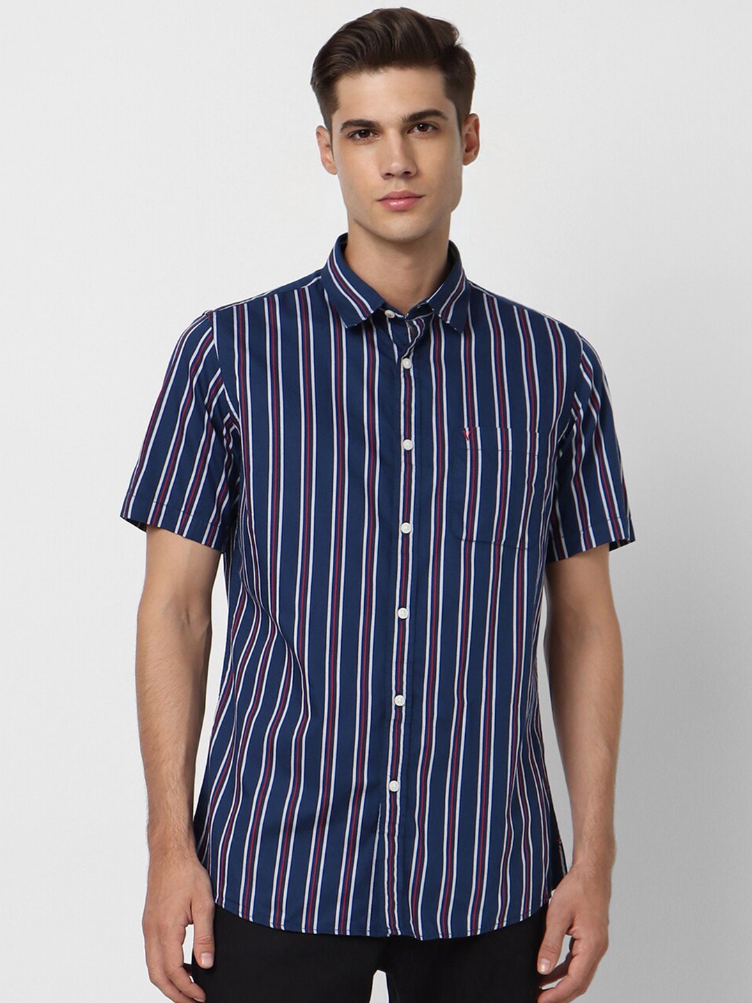 Van Heusen Sport Slim Fit Vertical Striped Spread Collar Pure Cotton Casual Shirt, Blue
Van Heusen Sport Slim Fit Vertical Striped Spread Collar Pure Cotton Casual Shirt, Blue