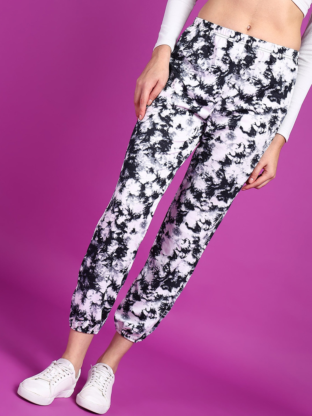 Popwings Women Relaxed Loose Fit Mid-Rise Tie & Dye Easy Wash Cropped Joggers, Black
Popwings Women Relaxed Loose Fit Mid-Rise Tie & Dye Easy Wash Cropped Joggers, Black