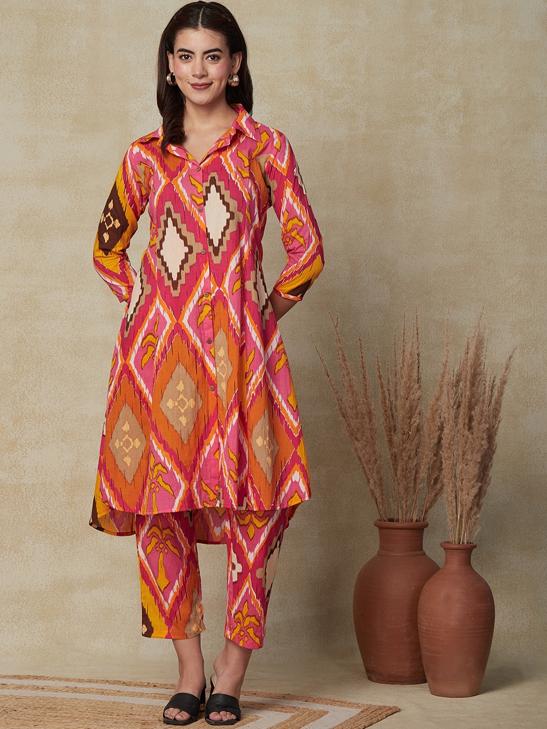 FASHOR Geometric Printed Pure Cotton Shirt Collar Panelled A-Line Kurta With Trousers, Pink
FASHOR Geometric Printed Pure Cotton Shirt Collar Panelled A-Line Kurta With Trousers, Pink