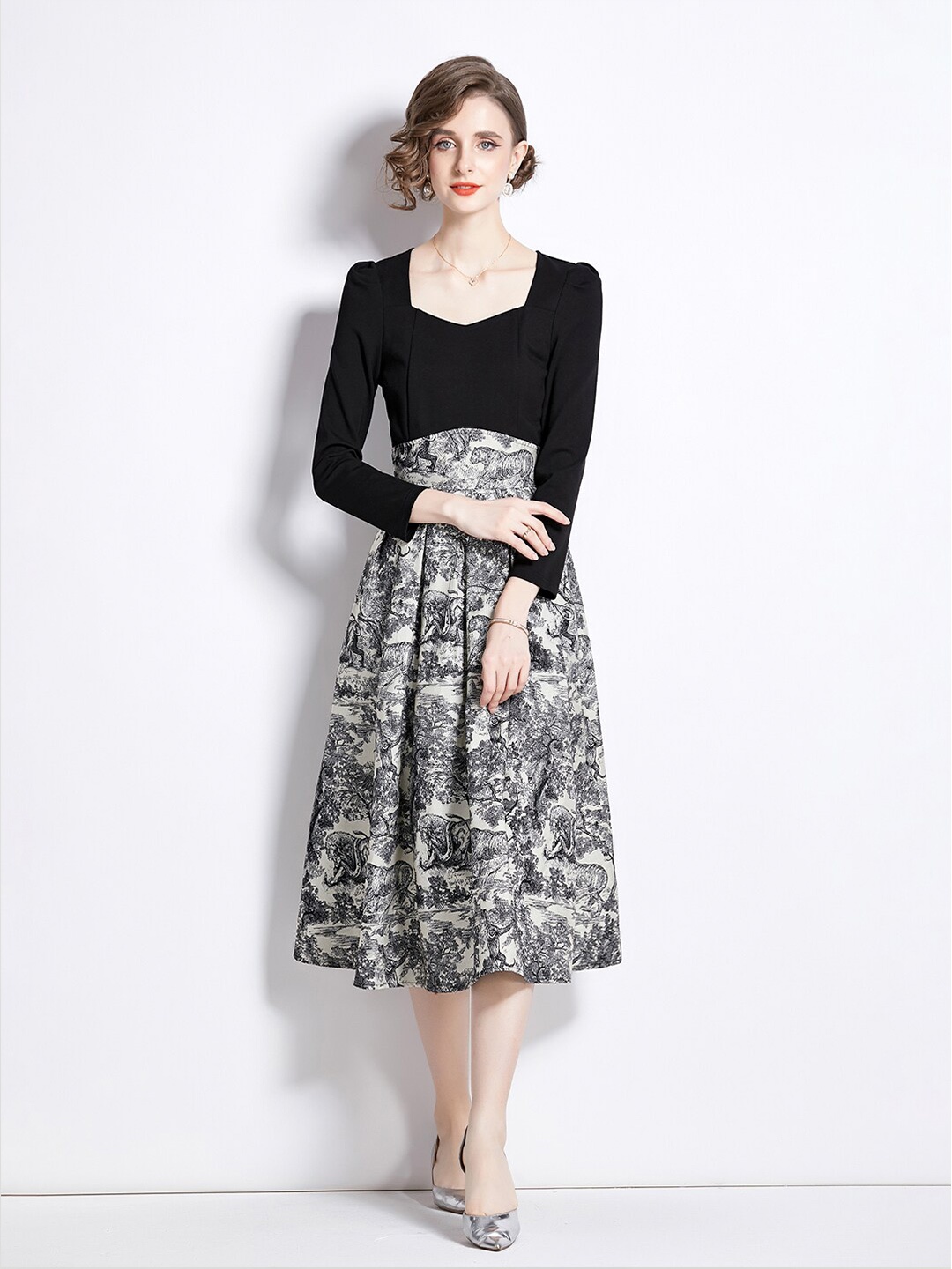 JC Collection Abstract Printed V-Neck Pleated Detailed Fit & Flare Midi Dress, Black
JC Collection Abstract Printed V-Neck Pleated Detailed Fit & Flare Midi Dress, Black