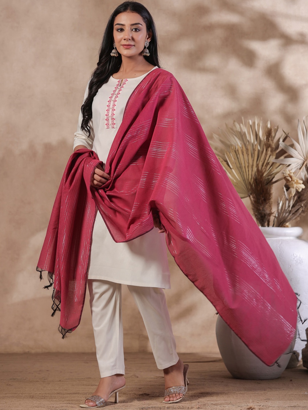 Anubhutee Ethnic Motifs Embroidered Thread Work Pure Cotton Kurta With Trousers & Dupatta, Off white
Anubhutee Ethnic Motifs Embroidered Thread Work Pure Cotton Kurta With Trousers & Dupatta, Off white