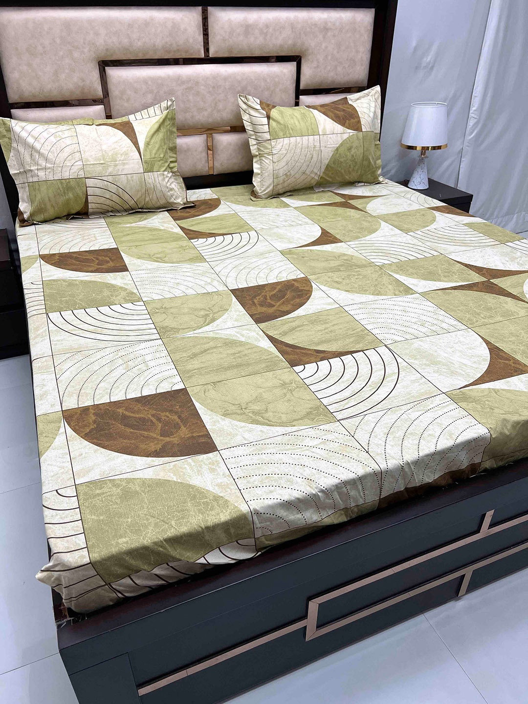 Pure Decor Sapphire Green Geometric Cotton 230 TC Fitted King Bedsheet & 2 Pillow Covers
Pure Decor Sapphire Green Geometric Cotton 230 TC Fitted King Bedsheet & 2 Pillow Covers