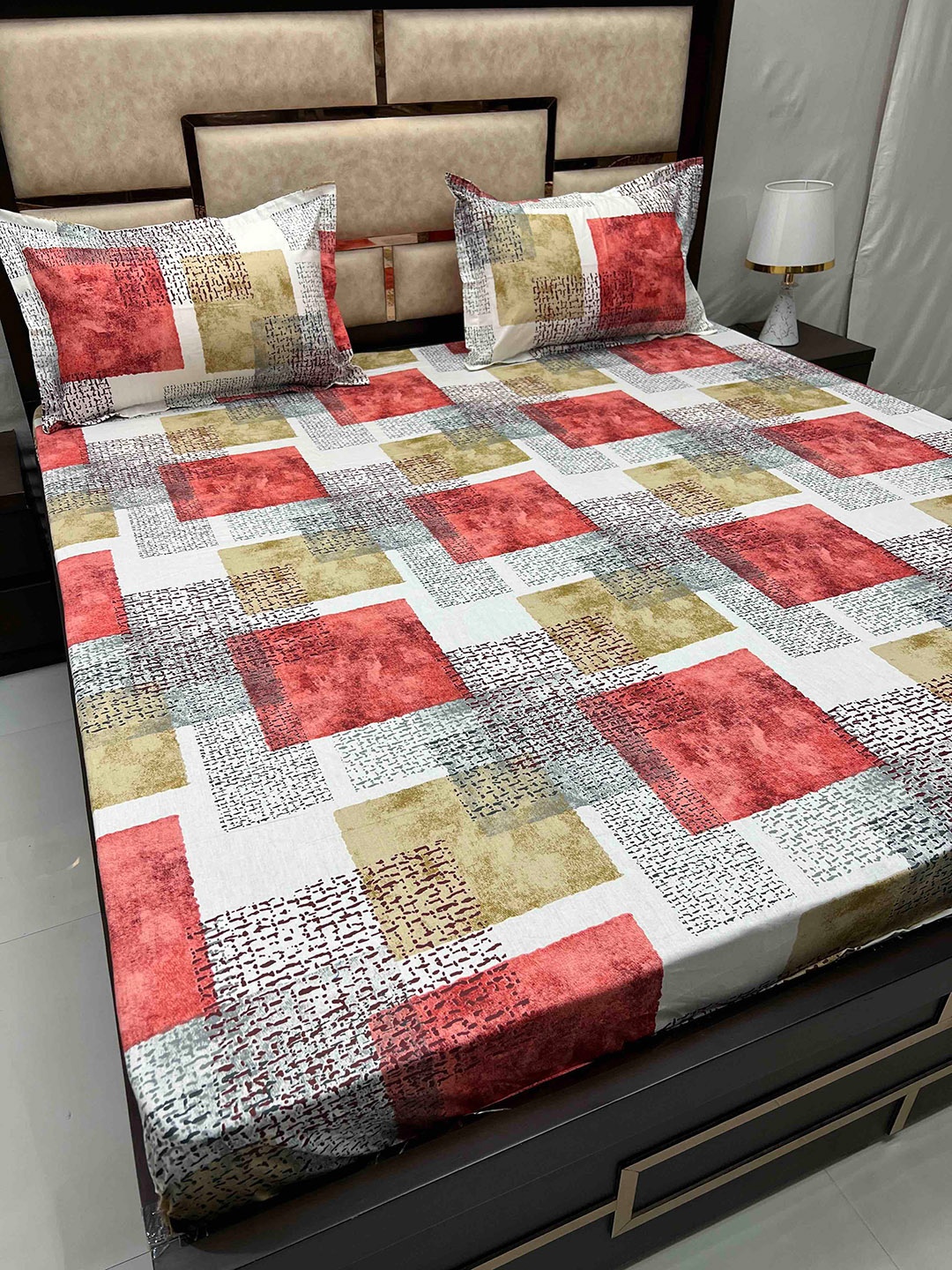 Pure Decor Sapphire White Geometric Cotton 230 TC Fitted King Bedsheet & 2 Pillow Covers
Pure Decor Sapphire White Geometric Cotton 230 TC Fitted King Bedsheet & 2 Pillow Covers