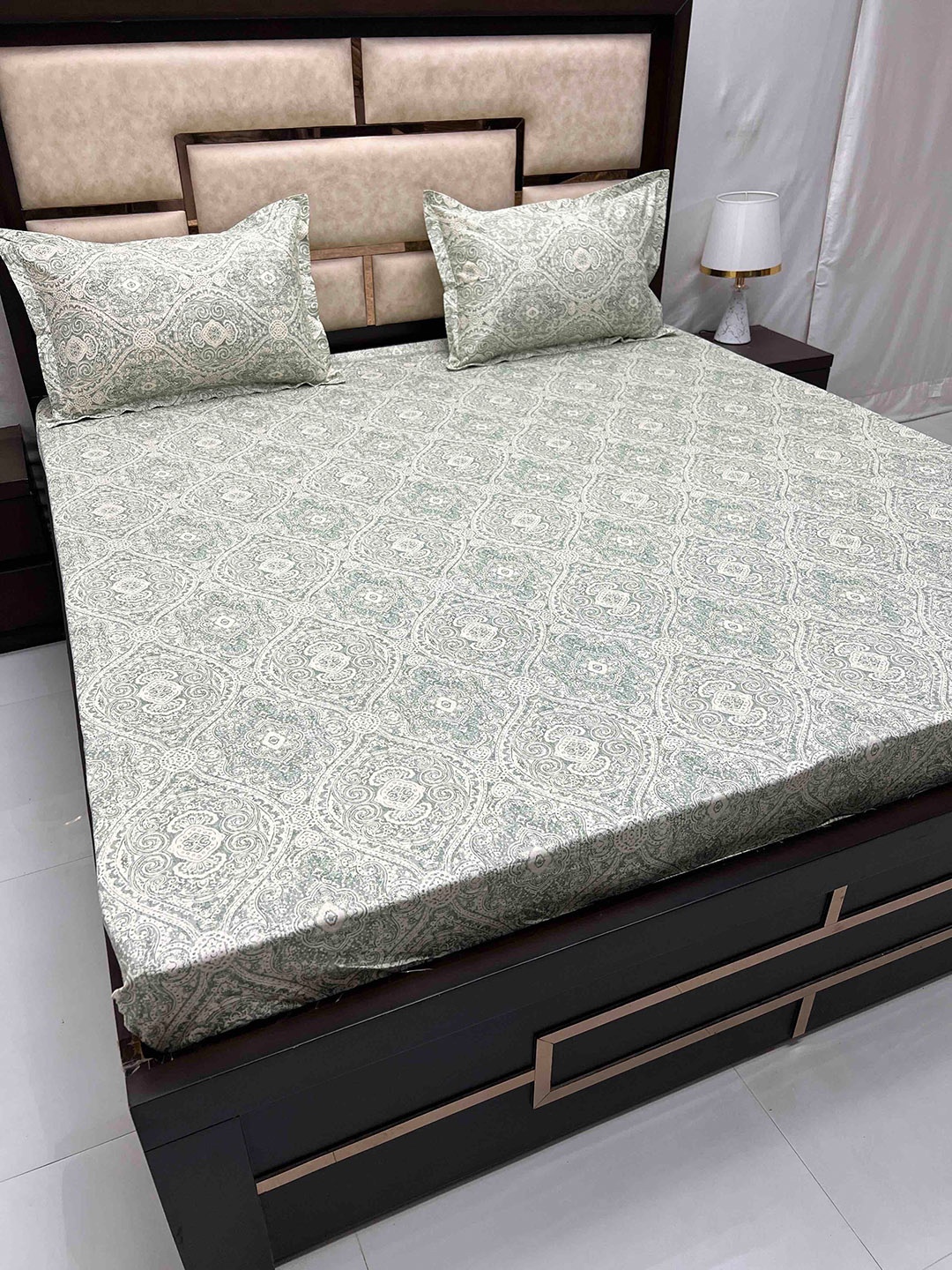 Pure Decor Sapphire Green Printed Cotton 230 TC Fitted King Bedsheet & 2 Pillow Covers
Pure Decor Sapphire Green Printed Cotton 230 TC Fitted King Bedsheet & 2 Pillow Covers