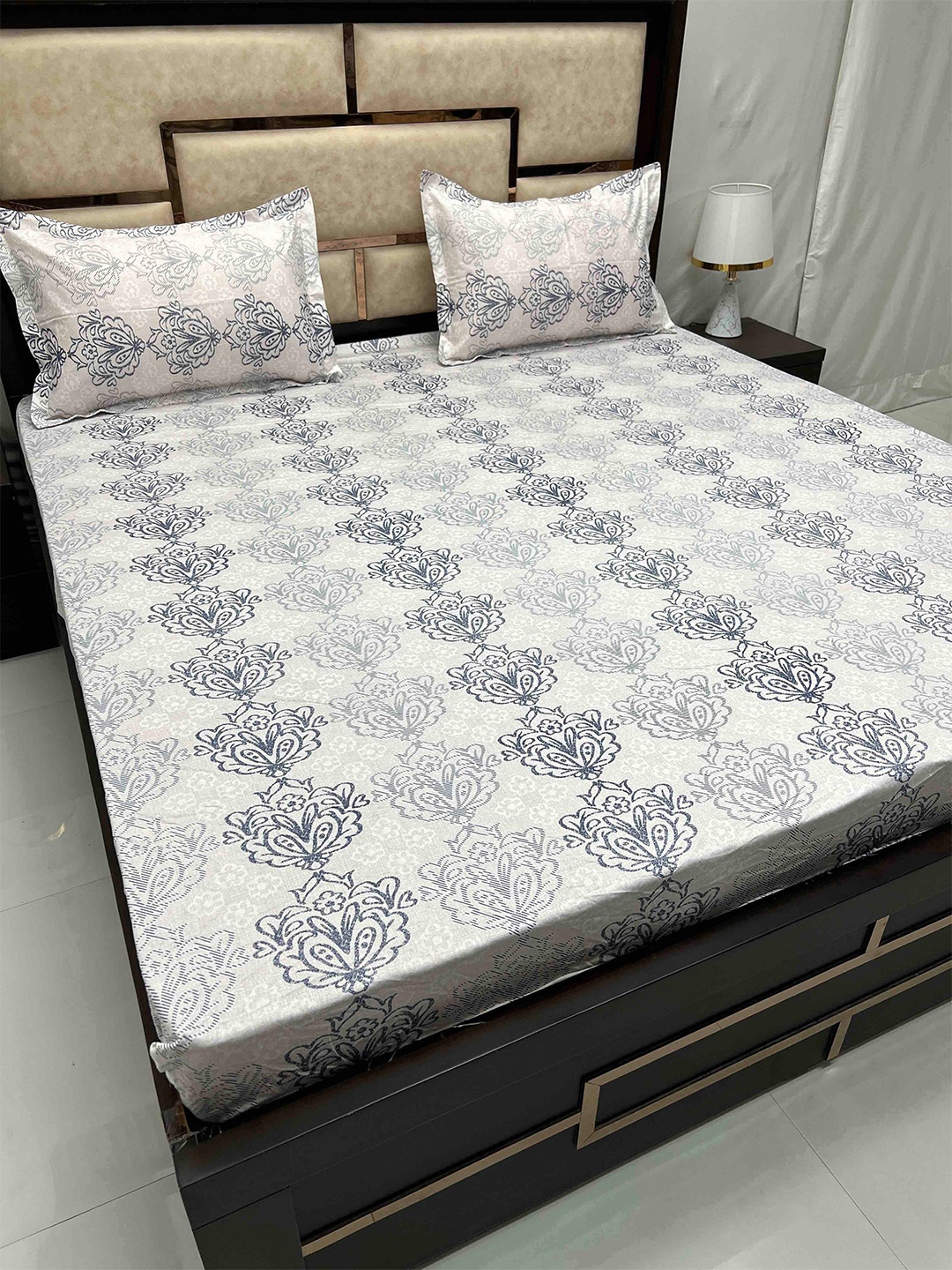 Pure Decor Sapphire Grey Floral Pure Cotton 230 TC Fitted King Bedsheet & 2 Pillow Covers
Pure Decor Sapphire Grey Floral Pure Cotton 230 TC Fitted King Bedsheet & 2 Pillow Covers