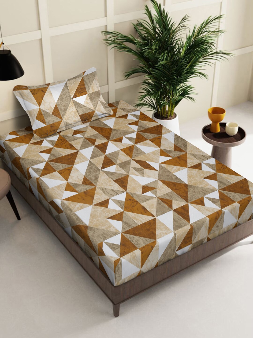 KLOTTHE Brown & Beige Geometric Cotton 400 TC Fitted Single Bedsheet With 1 Pillow Cover
KLOTTHE Brown & Beige Geometric Cotton 400 TC Fitted Single Bedsheet With 1 Pillow Cover
