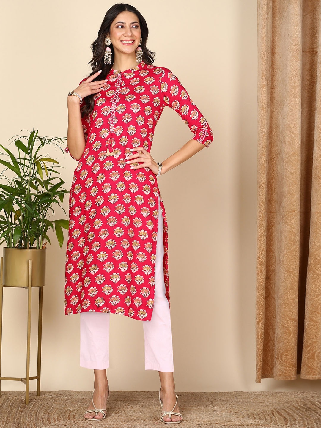 HERE&NOW Ethnic Motifs Printed Mandarin Collar Thread Work Detail Liva Straight Kurta, Fuchsia
HERE&NOW Ethnic Motifs Printed Mandarin Collar Thread Work Detail Liva Straight Kurta, Fuchsia