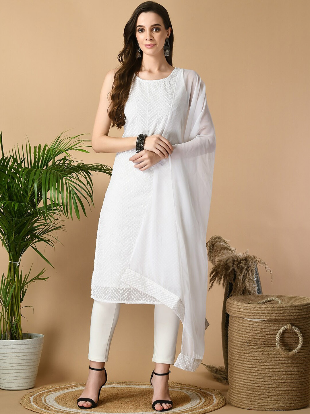 Sangria White Geometric Embroidered Sleeveless Sequinned Dobby Straight Kurta With Dupatta
Sangria White Geometric Embroidered Sleeveless Sequinned Dobby Straight Kurta With Dupatta