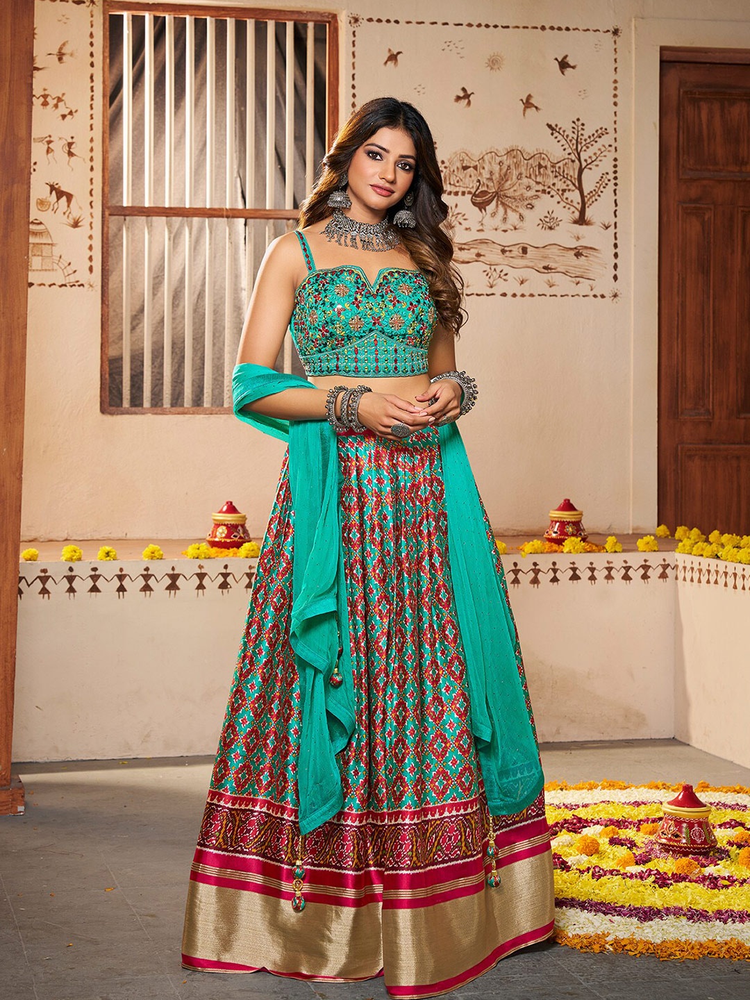 ODETTE Ethnic Motifs Embroidered Semi-Stitched Lehenga & Unstitched Blouse With Dupatta, Blue
ODETTE Ethnic Motifs Embroidered Semi-Stitched Lehenga & Unstitched Blouse With Dupatta, Blue
