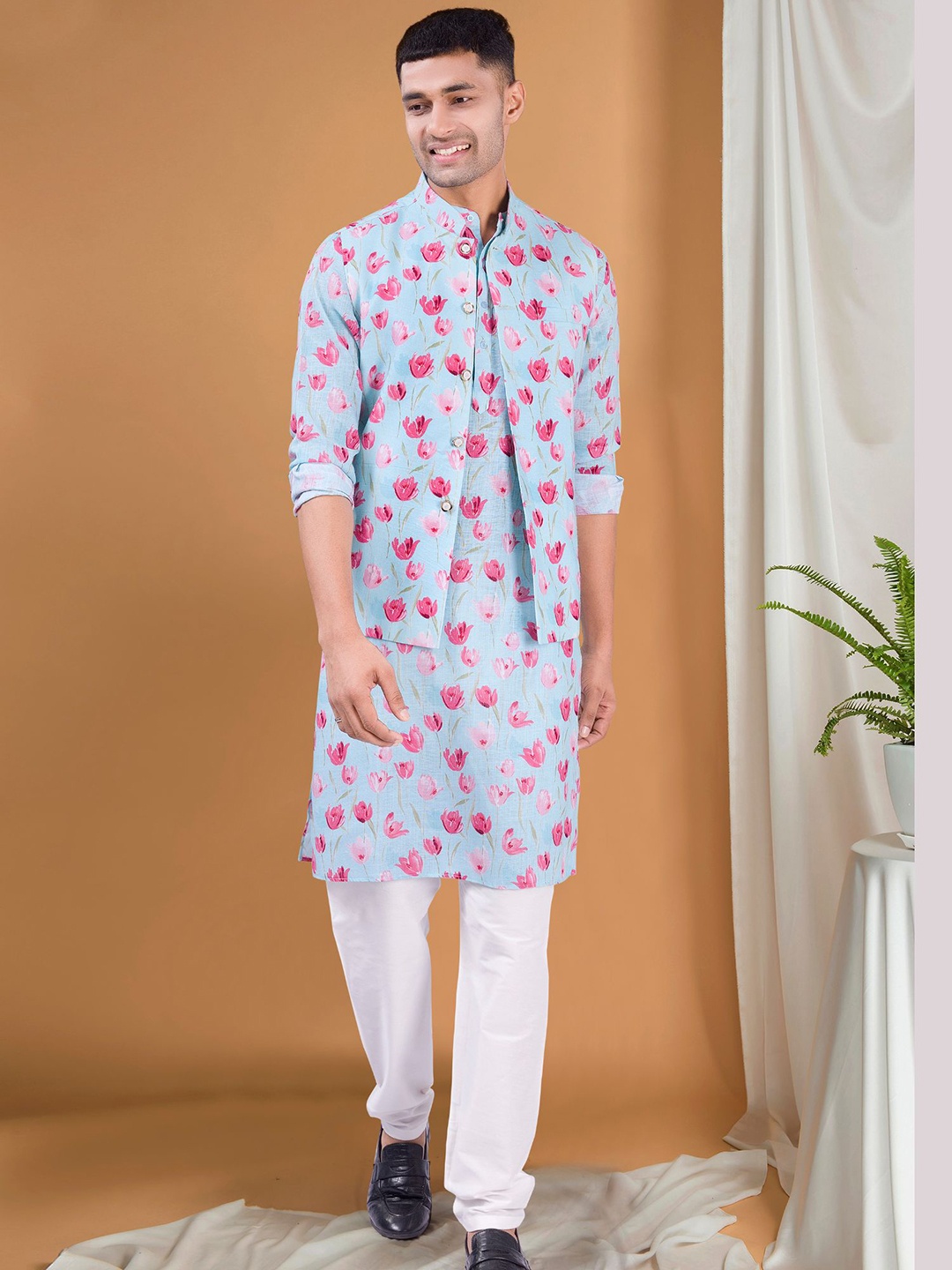 SHIWAM ETHNIX Floral Printed Mandarin Collar Regular Kurta With Pyjamas With Jacket, Blue
SHIWAM ETHNIX Floral Printed Mandarin Collar Regular Kurta With Pyjamas With Jacket, Blue