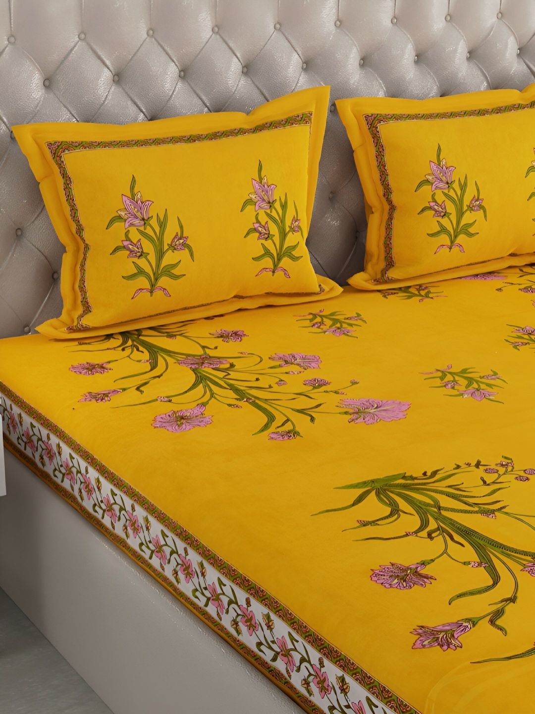Wayne Martin Yellow & Green Floral Pure Cotton 600 TC King Bedsheet with 2 Pillow Covers
Wayne Martin Yellow & Green Floral Pure Cotton 600 TC King Bedsheet with 2 Pillow Covers