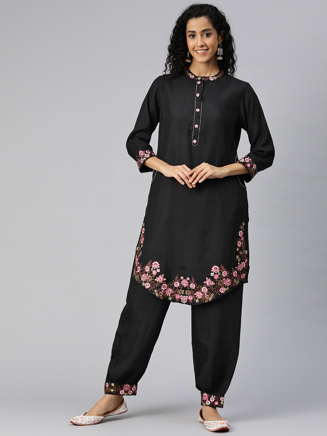 Readiprint Fashions Women Floral Embroidered Thread Work Pure Silk Kurta with Harem Pants, Black
Readiprint Fashions Women Floral Embroidered Thread Work Pure Silk Kurta with Harem Pants, Black