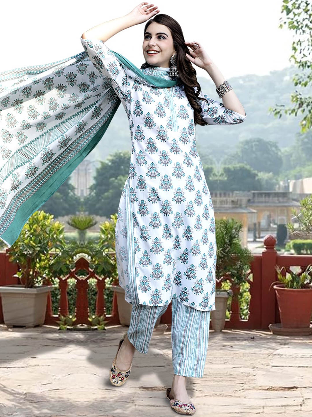 arangya Ethnic Motif Printed Regular Pure Cotton Kurta With Trousers & Dupatta, White
arangya Ethnic Motif Printed Regular Pure Cotton Kurta With Trousers & Dupatta, White