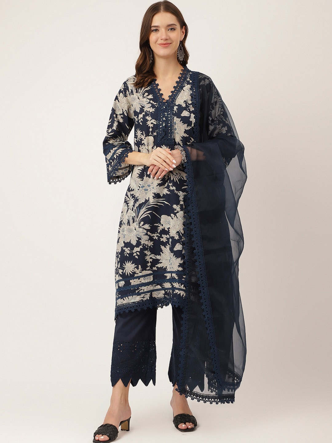 KALINI Floral Printed V-Neck Pure Cotton Straight Kurta & Trousers With Dupatta, Navy blue
KALINI Floral Printed V-Neck Pure Cotton Straight Kurta & Trousers With Dupatta, Navy blue