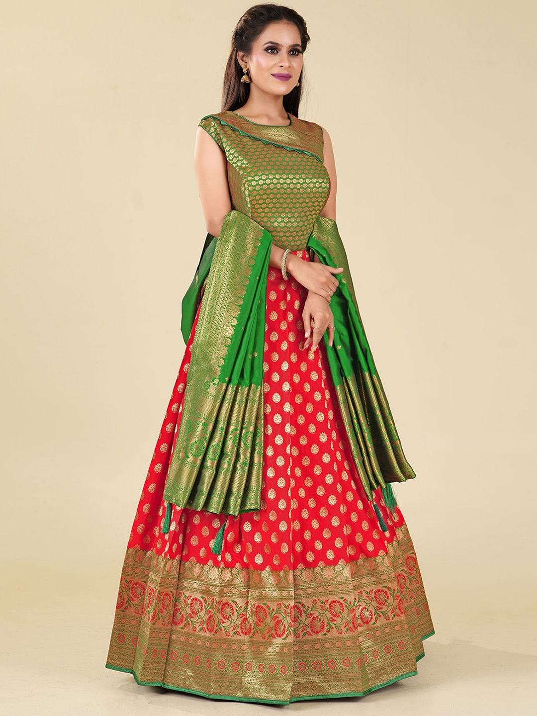 ODETTE Colourblocked Sleeveless Fit & Flare Banarasi Silk Ethnic Dress With Dupatta, Red
ODETTE Colourblocked Sleeveless Fit & Flare Banarasi Silk Ethnic Dress With Dupatta, Red