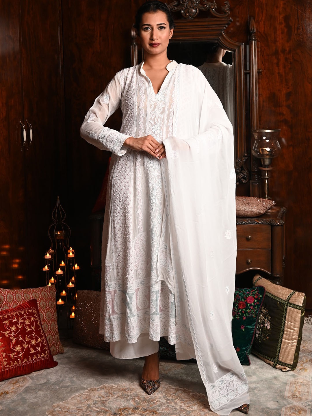 ODETTE Floral Embroidered Chikankari Anarkali Semi Stitched Kurta Palazzos With Dupatta, White
ODETTE Floral Embroidered Chikankari Anarkali Semi Stitched Kurta Palazzos With Dupatta, White