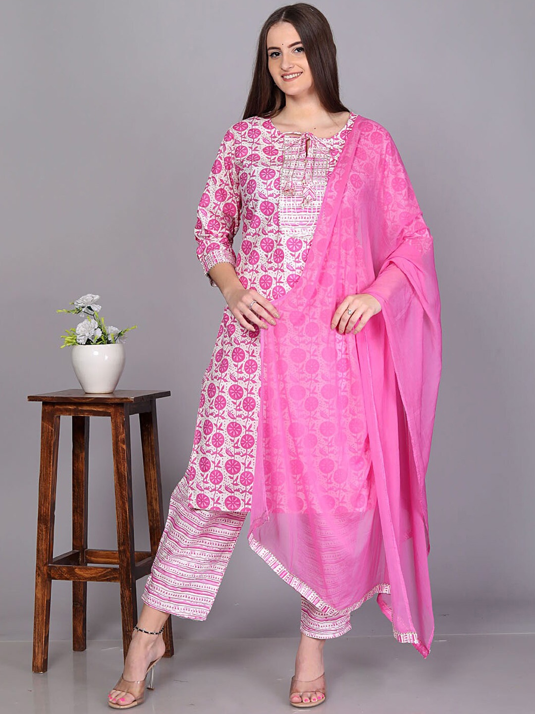 KALINI Floral Printed Gotta Patti Detail Pure Cotton Straight Kurta & Trouser With Dupatta, Pink
KALINI Floral Printed Gotta Patti Detail Pure Cotton Straight Kurta & Trouser With Dupatta, Pink