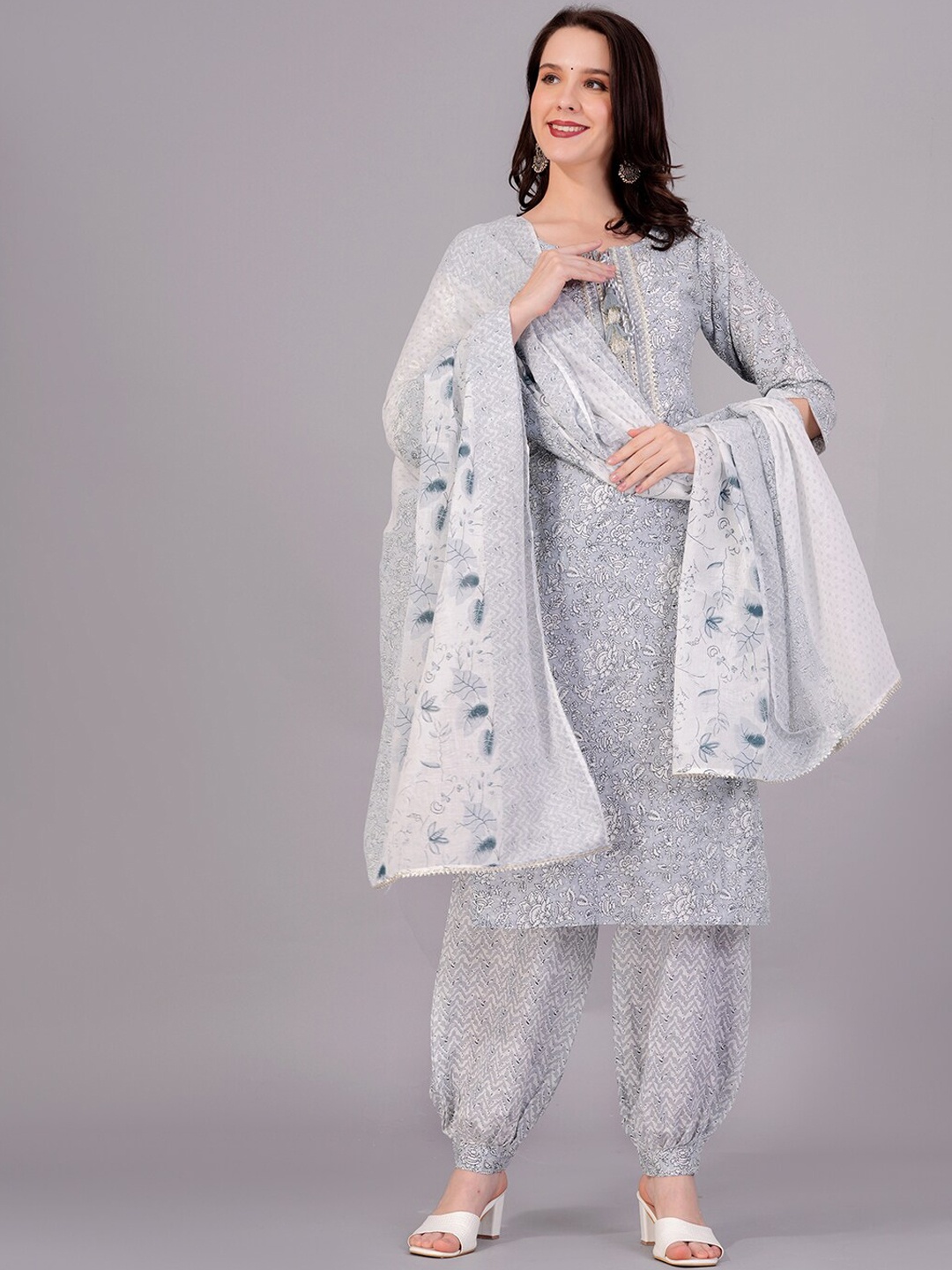 KALINI Floral Printed Thtread Work Pure Cotton Straight Kurta & Salwar With Dupatta, Grey
KALINI Floral Printed Thtread Work Pure Cotton Straight Kurta & Salwar With Dupatta, Grey