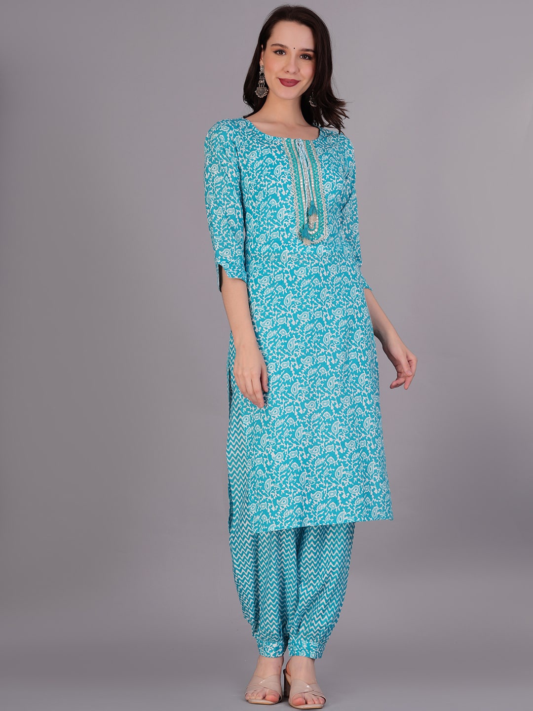 KALINI Floral Printed Mirror Work Detail Pure Cotton Straight Kurta & Salwar With Dupatta, Blue
KALINI Floral Printed Mirror Work Detail Pure Cotton Straight Kurta & Salwar With Dupatta, Blue