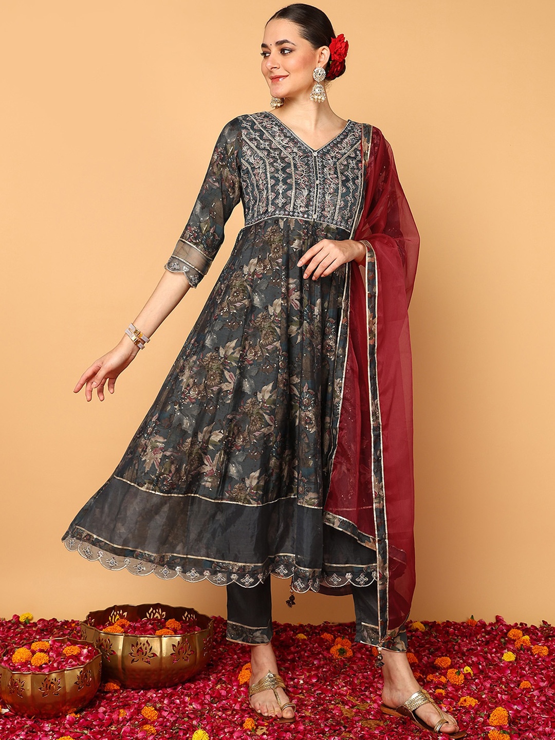 AHIKA Grey Floral Printed Thread Work Pure Cotton Anarkali Kurta & Trouser With Dupatta
AHIKA Grey Floral Printed Thread Work Pure Cotton Anarkali Kurta & Trouser With Dupatta