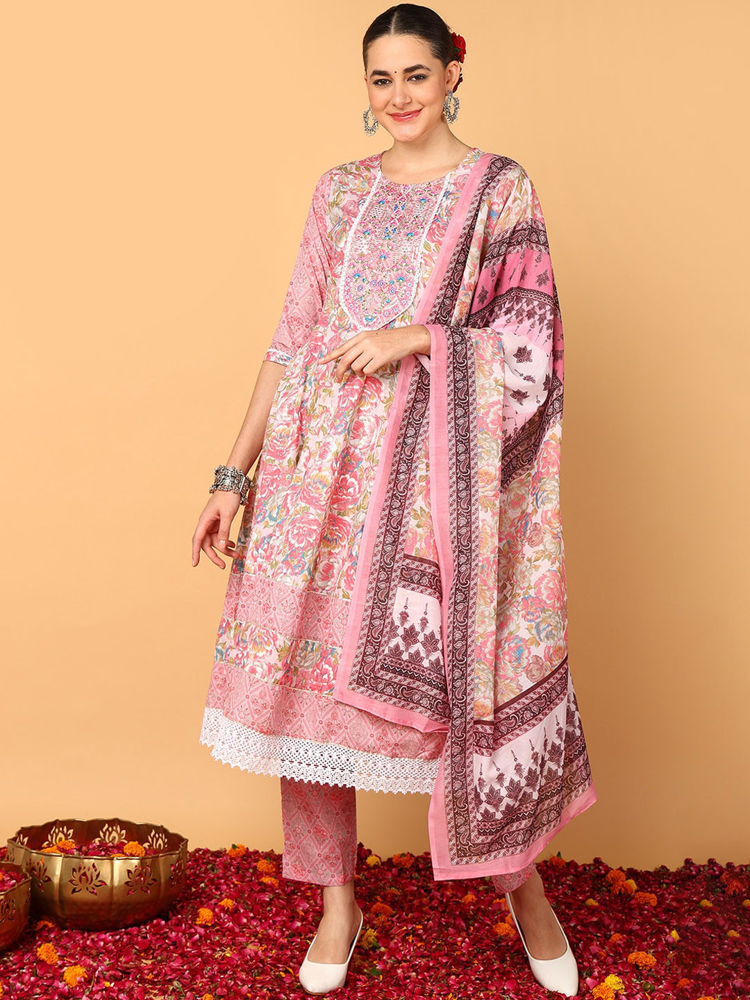 AHIKA Floral Printed Thread Work Pure Cotton Anarkali Kurta & Trousers With Dupatta, Pink
AHIKA Floral Printed Thread Work Pure Cotton Anarkali Kurta & Trousers With Dupatta, Pink
