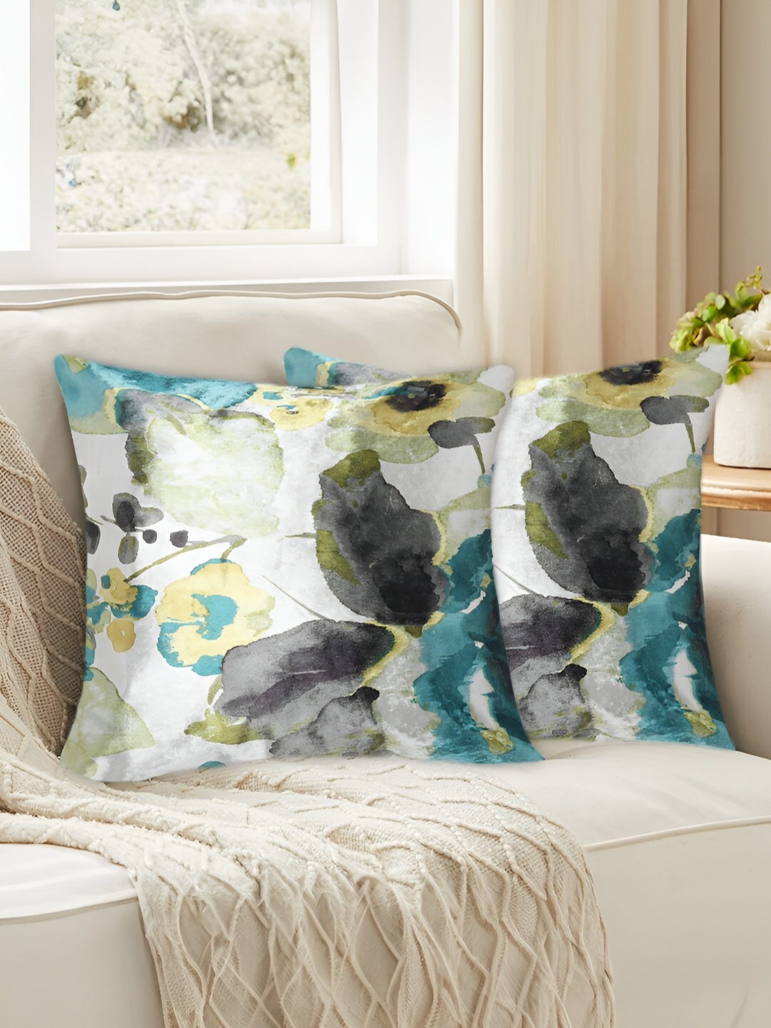 Tesmare Botanical Off White & Green 2 Pieces Abstract Printed Velvet Square Cushion Covers
Tesmare Botanical Off White & Green 2 Pieces Abstract Printed Velvet Square Cushion Covers