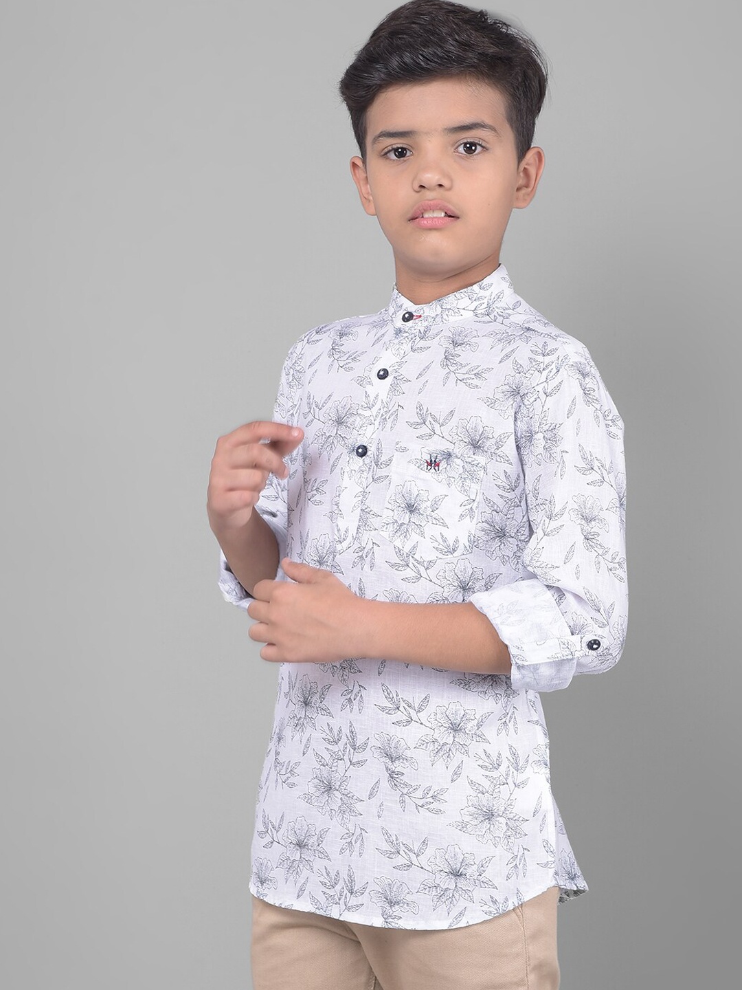 Crimsoune Club Boys Floral Printed Band Collar Roll Up Sleeves Straight Kurta, White
Crimsoune Club Boys Floral Printed Band Collar Roll Up Sleeves Straight Kurta, White