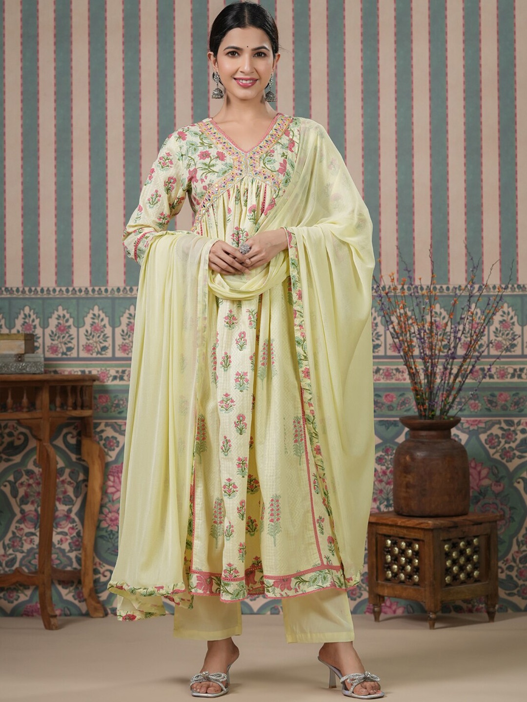 Readiprint Fashions Floral Printed Pleated Mirror Work Pure Cotton Kurta Set, Green
Readiprint Fashions Floral Printed Pleated Mirror Work Pure Cotton Kurta Set, Green