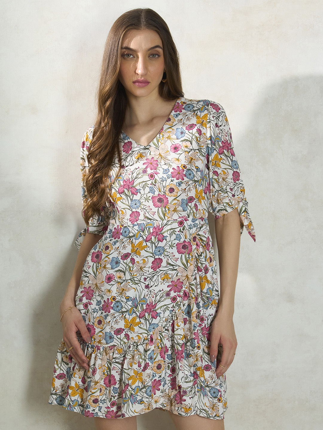 Virgio Gauri Floral Printed V- Neck Puff Sleeves Ruffles A-Line Dress With Pockets, White
Virgio Gauri Floral Printed V- Neck Puff Sleeves Ruffles A-Line Dress With Pockets, White